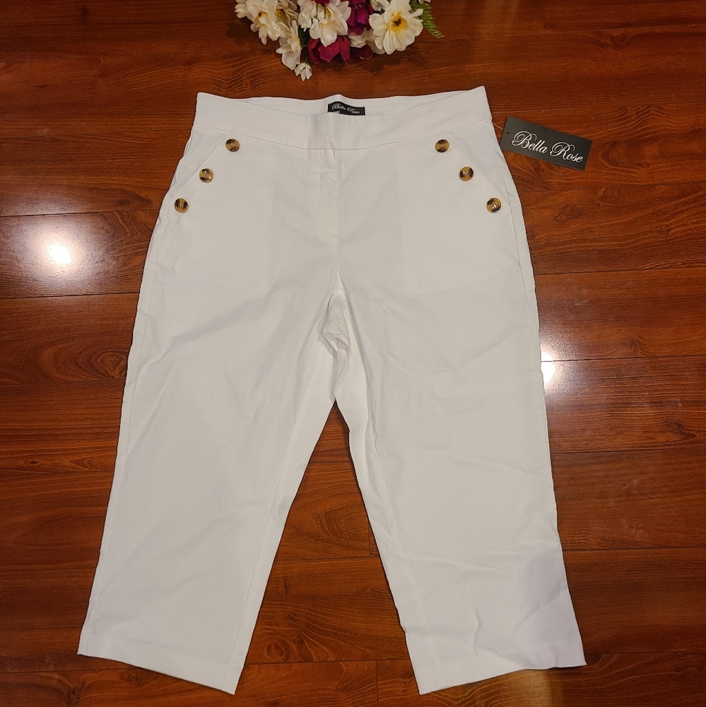 Bella Rose White Capris Size 1X